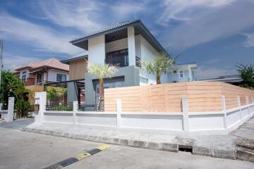 3 Bedroom Pool Villa in Kulphan 9, Hang Dong