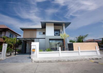 3 Bedroom Pool Villa in Kulphan 9, Hang Dong