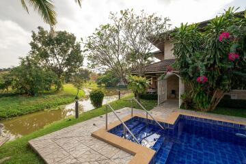 4 Bedroom Lakeside Pool Villa in Doi Saket