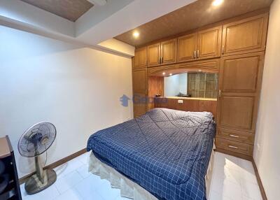 1 Bedroom Condo in Center Condotel South Pattaya C010824
