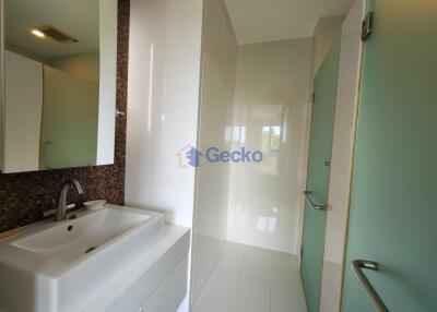 2 Bedrooms Condo in Sanctuary Wongamat C011654