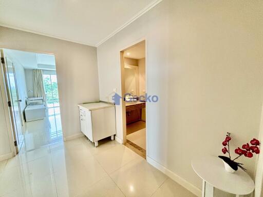 1 Bedroom Condo in Pine Shores Na Jomtien C011652