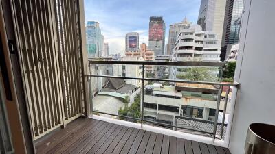 Luxury 1-Bedroom Condo BTS Ploenchit