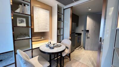 Luxury 1-Bedroom Condo BTS Ploenchit