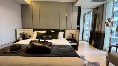 Luxury 2-Bedroom Condo BTS Ploenchit