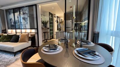 Luxury 2-Bedroom Condo BTS Ploenchit