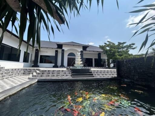 Exclusive Two-Storey Poolvilla