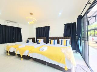 Exclusive 8-bedroom pool villa in Bang Saray