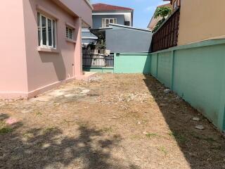 Outdoor yard with unfinished ground space