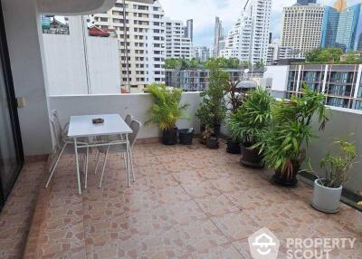 2-BR Condo at Lake Green near BTS Asok