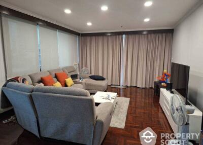 2-BR Condo at Lake Green near BTS Asok