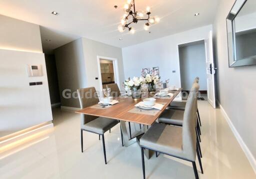 3 Bedrooms Modern Condo with Balcony on high floor - Sukhumvit 21 (Asok)