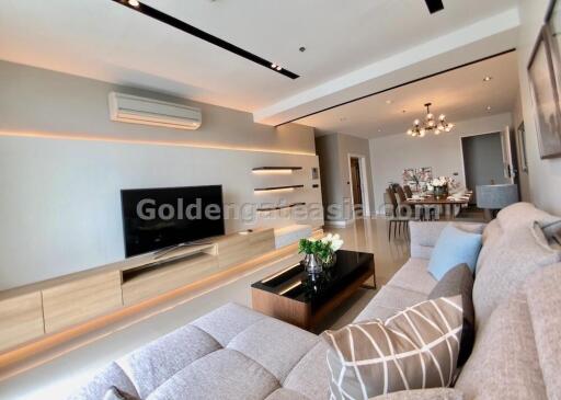 3 Bedrooms Modern Condo with Balcony on high floor - Sukhumvit 21 (Asok)