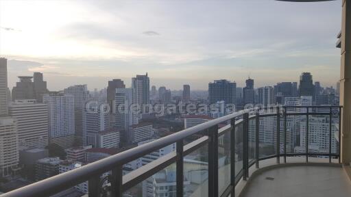 3-Bedrooms condo on high floor For Rent - Royce Residence Sukhumvit 31