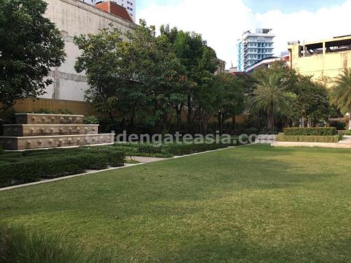 3-Bedrooms condo on high floor For Rent - Royce Residence Sukhumvit 31