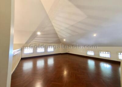 5 Bedrooms House with garden and private swimming pool - Thong Lo BTS