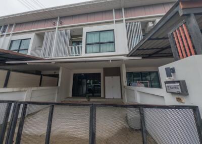 Front view of a modern townhouse