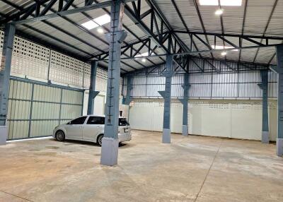 Spacious industrial building with vehicle access