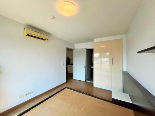 Spacious bedroom with closet and air conditioner