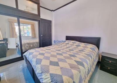 2 Bedrooms House in Eakmongkol 4 East Pattaya H010766