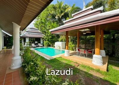 Tropical Balinese Style Villa 100m from the Beach