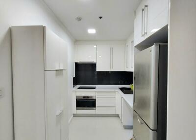 Renovated Large Condo Sukhumvit 11