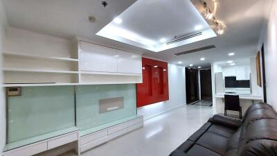 Renovated Large Condo Sukhumvit 11