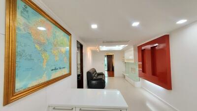 Renovated Large Condo Sukhumvit 11