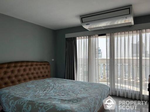 1-BR Condo at Nusa State Tower Condominium near BTS Saphan Taksin