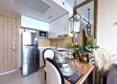 1 Bedroom Condo in The Riviera Wong Amat Beach Wongamat C011901