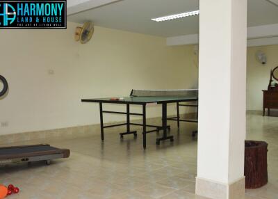 Recreational room with ping pong table