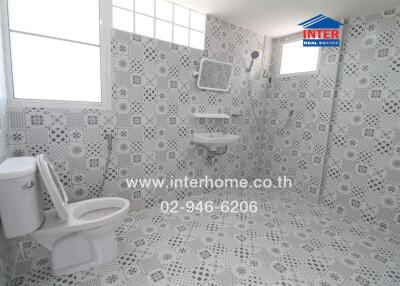 Modern bathroom with patterned tile design