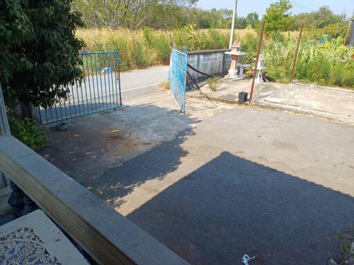 View of the property entrance and gate