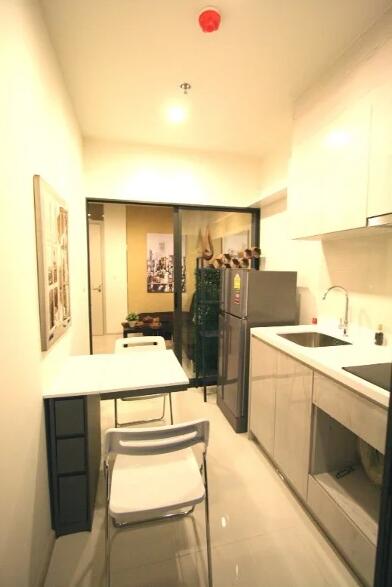 Modern kitchen with dining area