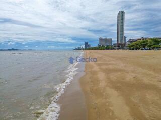 3 Bedrooms Condo in Aeras Jomtien C011658