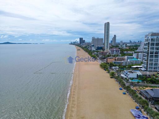 3 Bedrooms Condo in Aeras Jomtien C011658