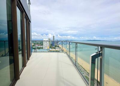 3 Bedrooms Condo in Aeras Jomtien C011658