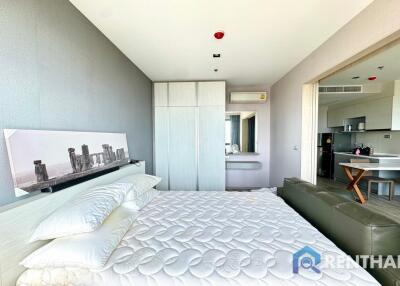 Hot deal Condominium beach front Jomtien 1 bedroom 35 sq.m. Sea view Good price for foreign name