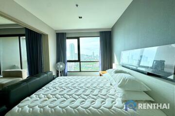 Hot deal Condominium beach front Jomtien 1 bedroom 35 sq.m. Sea view Good price for foreign name