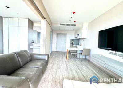 Hot deal Condominium beach front Jomtien 1 bedroom 35 sq.m. Sea view Good price for foreign name