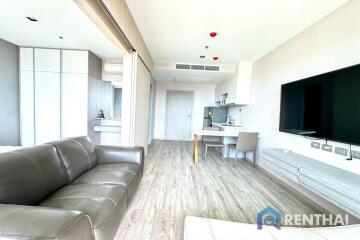 Hot deal Condominium beach front Jomtien 1 bedroom 35 sq.m. Sea view Good price for foreign name