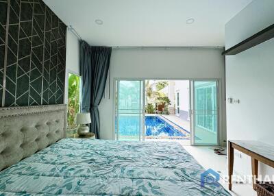 Urgent Sale! A fully furnished pool villa Pattaya