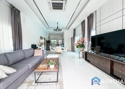 Urgent Sale! A fully furnished pool villa Pattaya