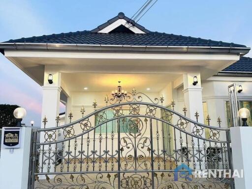 Corner unit house with big garden for sale 4.5 million baht