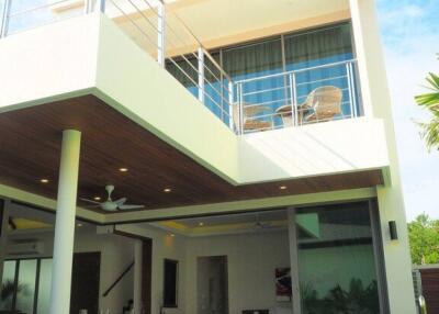 Luxurious 3-Bedroom Villa in Rawai, Phuket