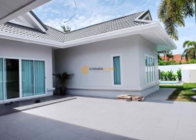 บ้านหลังนี้มี 4 Bedrooms ห้องนอน  อยู่ในโครงการชื่อ European Thai House  ตั้งอยู่ที่