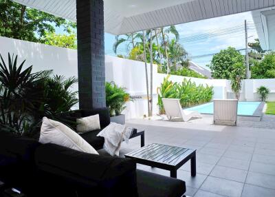 4 Bedroom Pool Villa in European Thai House East Pattaya