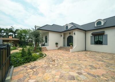 3 Bedroom Country Style Villa in Hang Dong