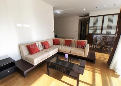 3 Bedrooms Modern Condo with balcony on high floor very close to Phrom Phong BTS, Watthana