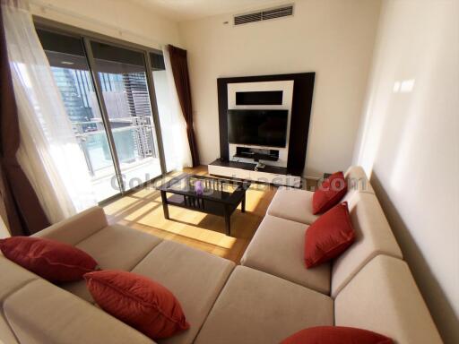 3 Bedrooms Modern Condo with balcony on high floor very close to Phrom Phong BTS, Watthana